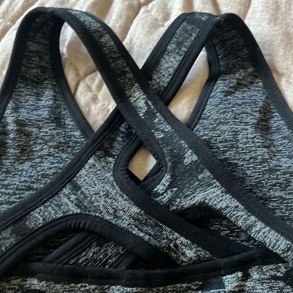 Like Brand New 2 small Gymshark sports bras - Picture 5 of 17